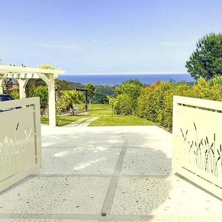 Villa Luxury With Pool And Sea View *
