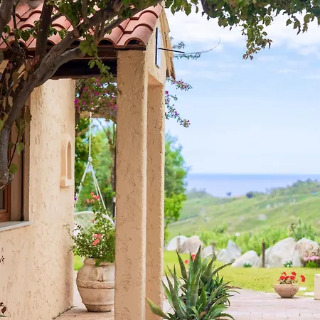 Luxury With Pool And Sea View Villa *