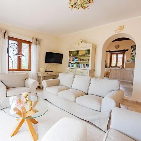 Luxury With Pool And Sea View Villa *